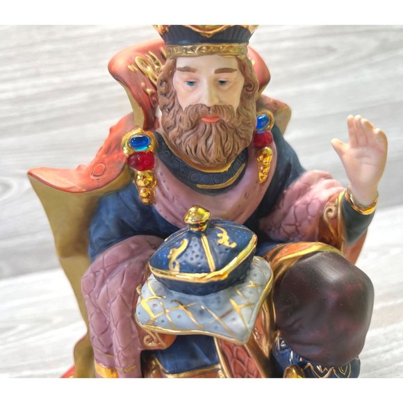 Kneeling Wiseman Christmas Nativity Kirkland Replacement Porcelain Figurine - Picture 8 of 9